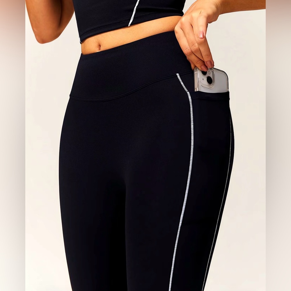 MOVING SALE!! $13!!Colorblock Tracksuit Set - Picture 4 of 4